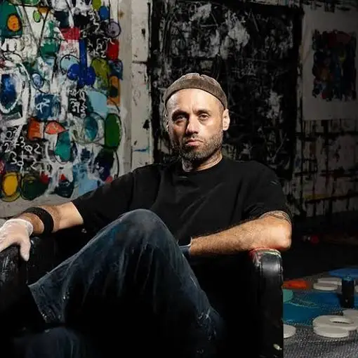 Portrait de Taher Jaoui — artiste de l'abstraction contemporaine représenté par les galeries OA Fine Art à Paris